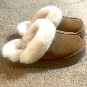 UGG- Disquette slip-on flats. Size 9